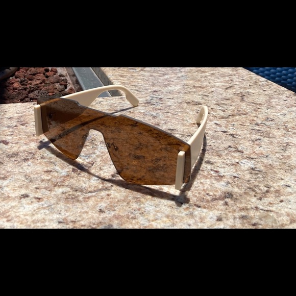 Sunglasses - Picture 4 of 6